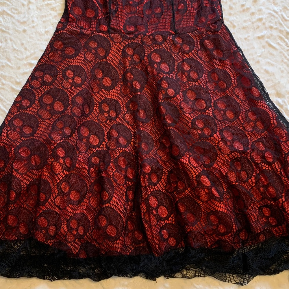 Women’s Spirit La Catrina Red and Black Costume - Picture 5 of 8